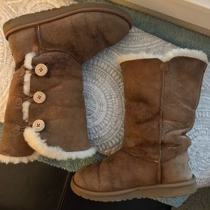Triple Bailey button UGG Boot